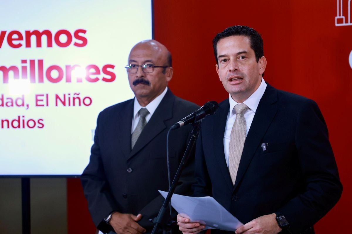 Miguel Torres, presidente del Senado, afirmó que el Congreso devolverá S/ 270 millones al Ejecutivo tras reportar ahorros por aproximadamente S/ 303 millones en sus primeros 90 días de gestión. Foto: Congreso.