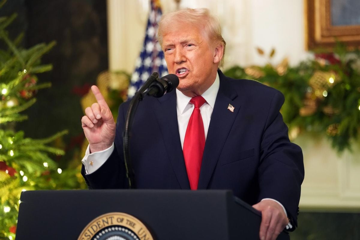 El presidente de Estados Unidos, Donald Trump, pronuncia un discurso a la nación desde la Sala de Recepciones Diplomáticas de la Casa Blanca, en Washington D. C., Estados Unidos, el 17 de diciembre de 2025. Foto: EFE/EPA/Doug Mills