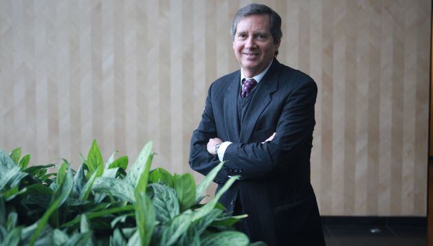 Si no se reducen costos en sistema de pensiones, ingreso de nuevos competidores puede terminar en un saludo a la bandera, advierte Morris..