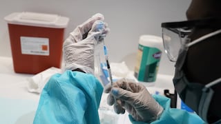 Vacunados con Pfizer y Moderna recibirán tercera dosis en EE.UU. ya que su eficacia disminuye con el tiempo