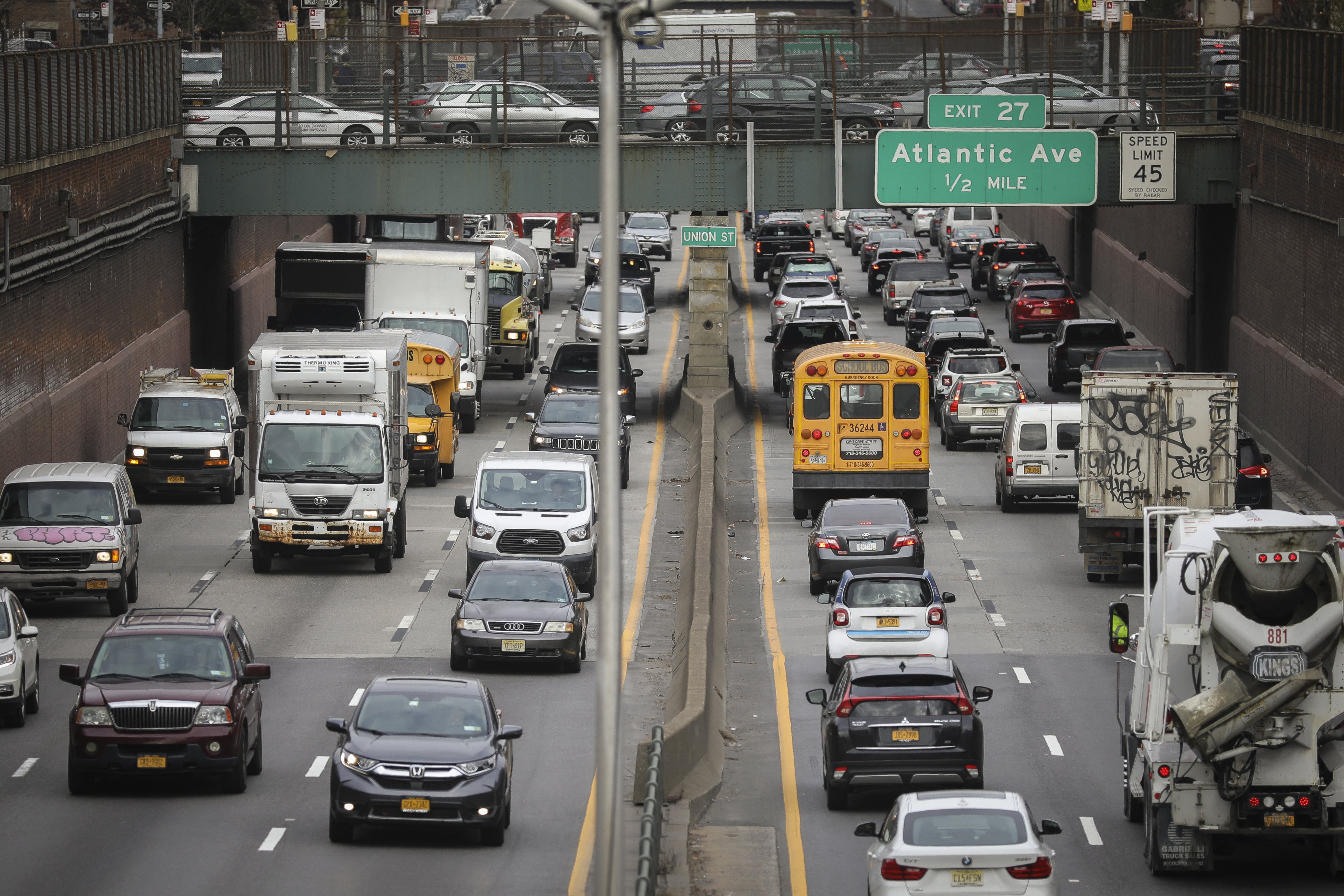 La Brooklyn-Queens Expressway es una vía muy transitada en la ciudad de Nueva York (Foto: AFP)