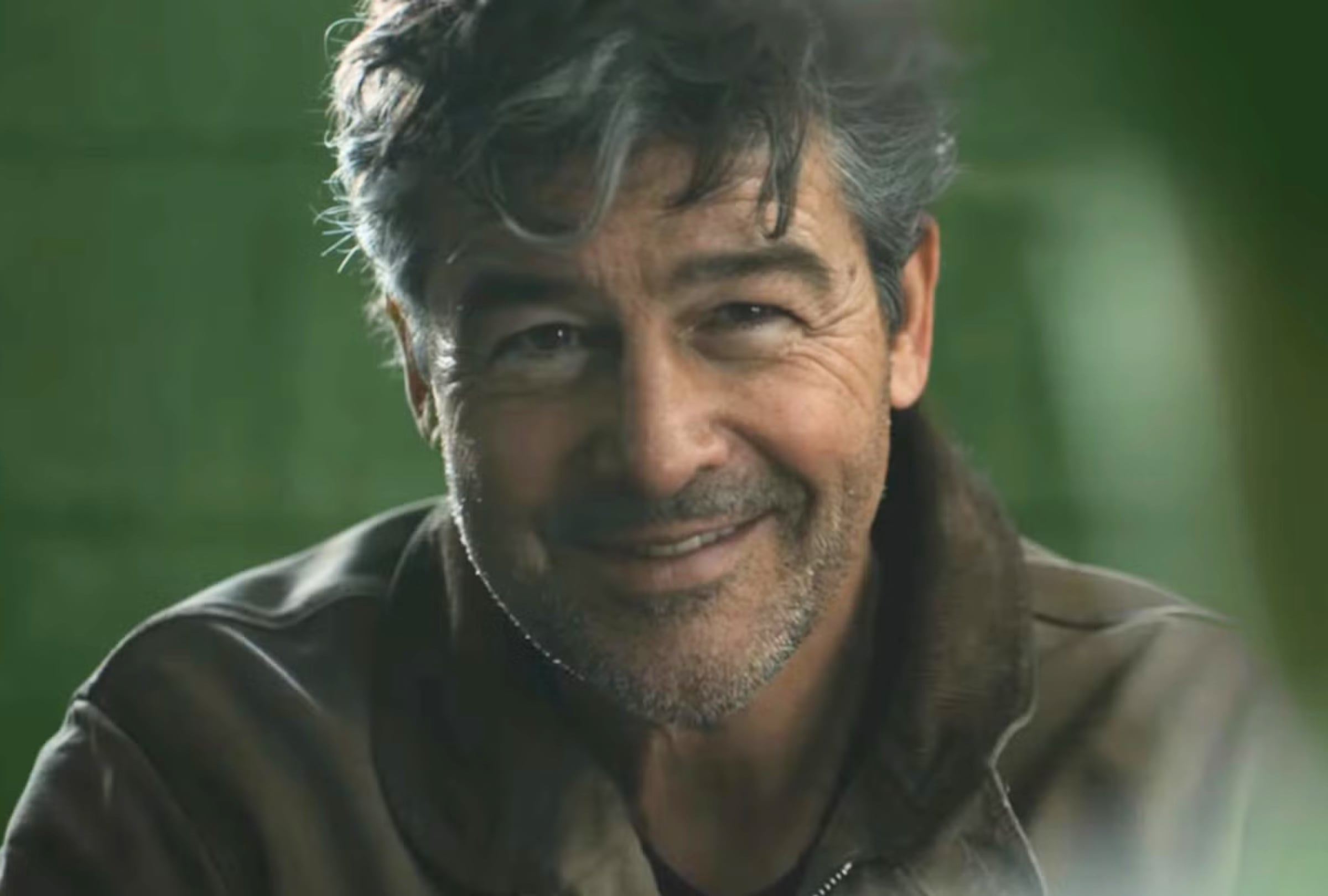 El actor Kyle Chandler interpreta a Hal Jordan en la serie "Lanterns" (Foto: HBO / Warner Bros. Television / DC Studios)