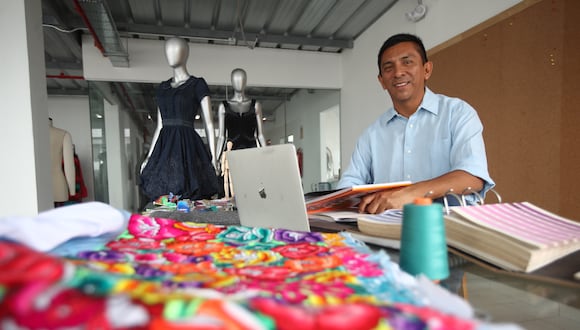 Jorge Luis Salinas, diseñador de modas peruano, en camino a internacionalizar su nombre y su trabajo.