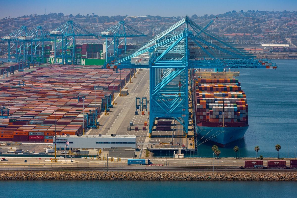 Buques portacontenedores en el Puerto de Los Ángeles. Fotógrafo: Tim Rue/Bloomberg