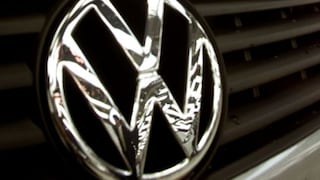 VW baja su meta de producción y ve ventas débiles