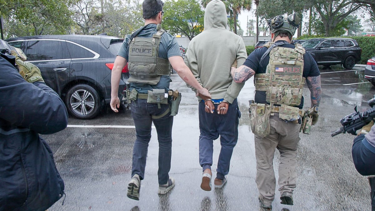 ICE y la regla de los 90 segundos: ¿en qué consisten los arrestos exprés de inmigrantes en EE. UU.?