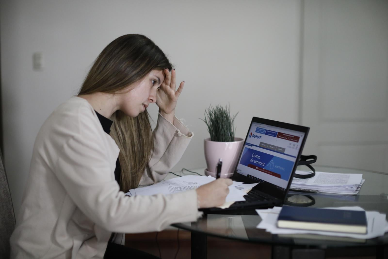 Notificaciones solo podrán llegar a terceros si hay una autorización expresa. (Foto: César Bueno / GEC)