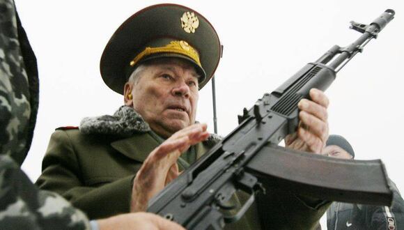 Mijail Kaláshnikov, creador del icónico fusil automático AK-47. (Foto: Getty Images)