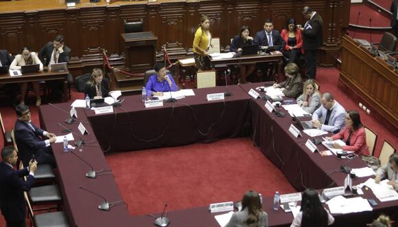 La comisión de Constitución inició el debate del predictamen de la ley que busca aumentar la cifra de senadores y diputados. Foto: GEC / Julio Reaño