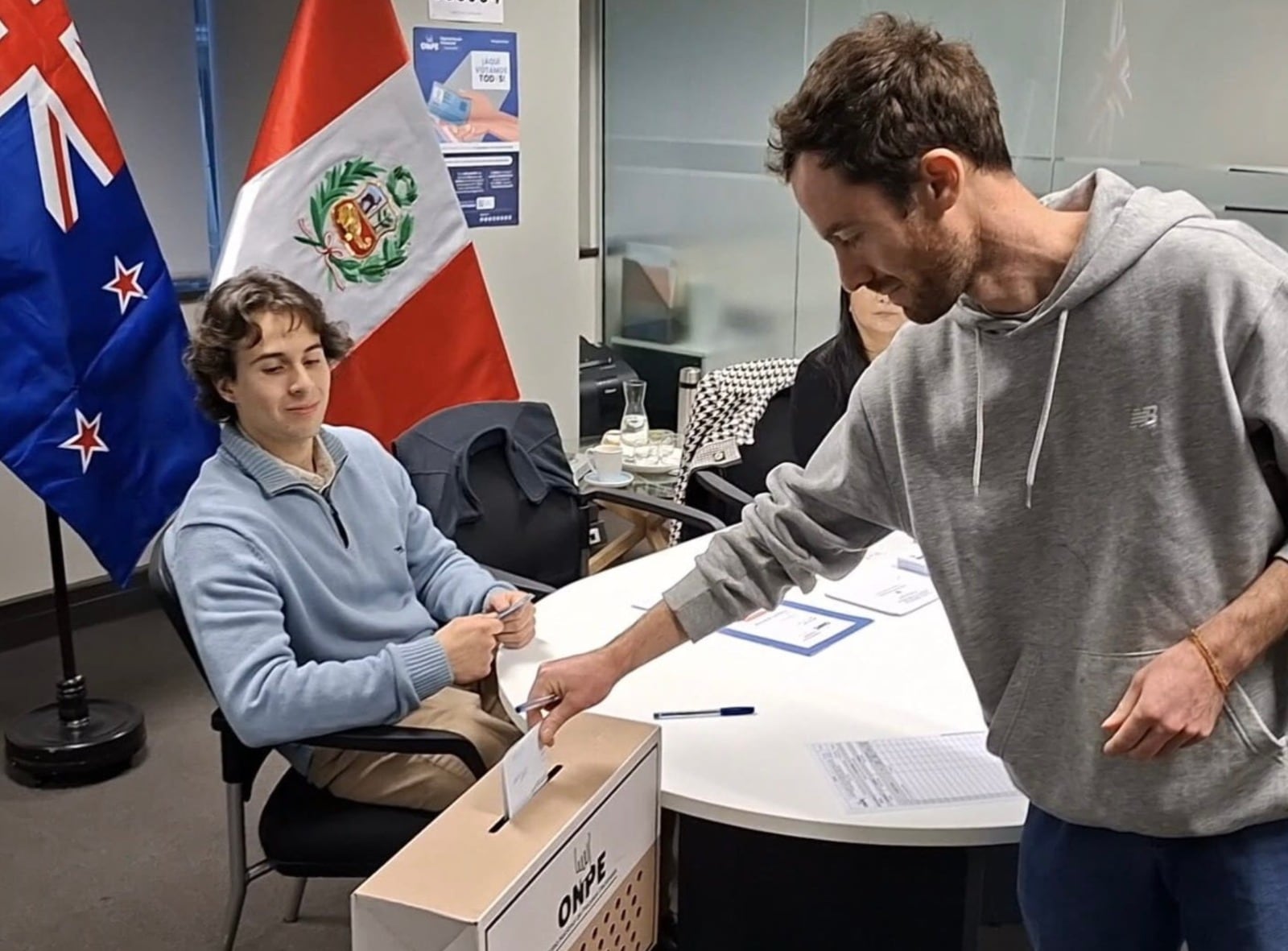Nueva Zelanda abrió la jornada electoral para los peruanos residentes en el extranjero.