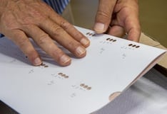 Uruguay imprime la Constitución en braille como “primer paso” hacia un país más accesible