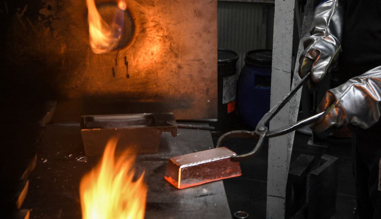 Unas tasas más elevadas restan atractivo al oro, un activo que no devenga intereses. (Foto: AFP)