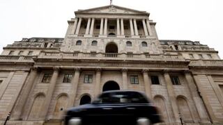 Banco de Inglaterra sube su tasa medio punto, a 2.25%, y prevé recesión en el tercer trimestre