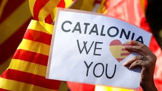 Una masiva manifestación en Barcelona responde a los independentistas catalanes