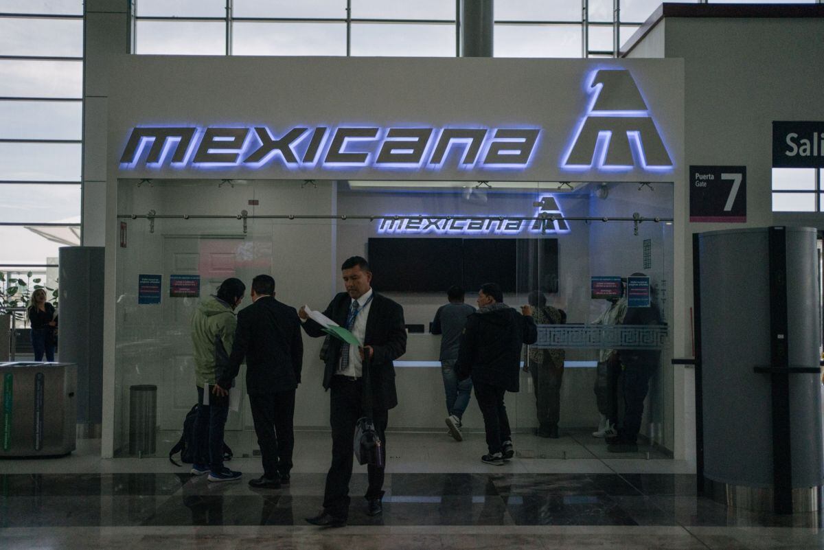 SAT alega que Mexicana rompió su acuerdo al no pagar más de US$ 5.5 millones en depósitos para que SAT pudiera arrendar los dos primeros de los 10 aviones.