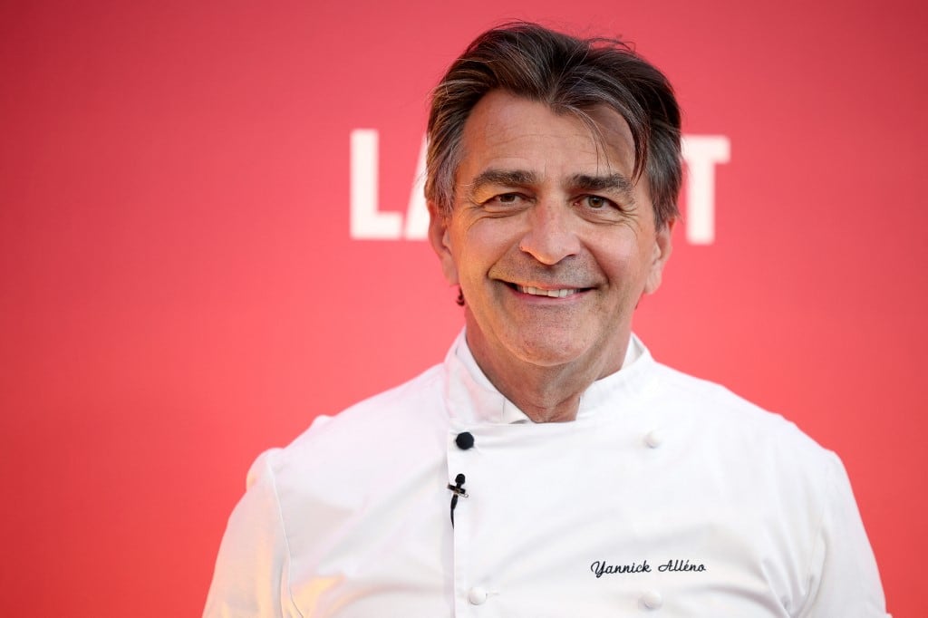 Yannick Alléno, ganador de 18 estrellas Michelin, prometió trabajar por una mayor protección de los jóvenes, después de que en 2022 un conductor ebrio atropellara mortalmente a su hijo Antoine, de 24 años, en París. (Foto: Valery HACHE / AFP)