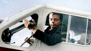 Antoine de Saint-Exupéry, escritor: “El hombre se descubre cuando se mide con un obstáculo”