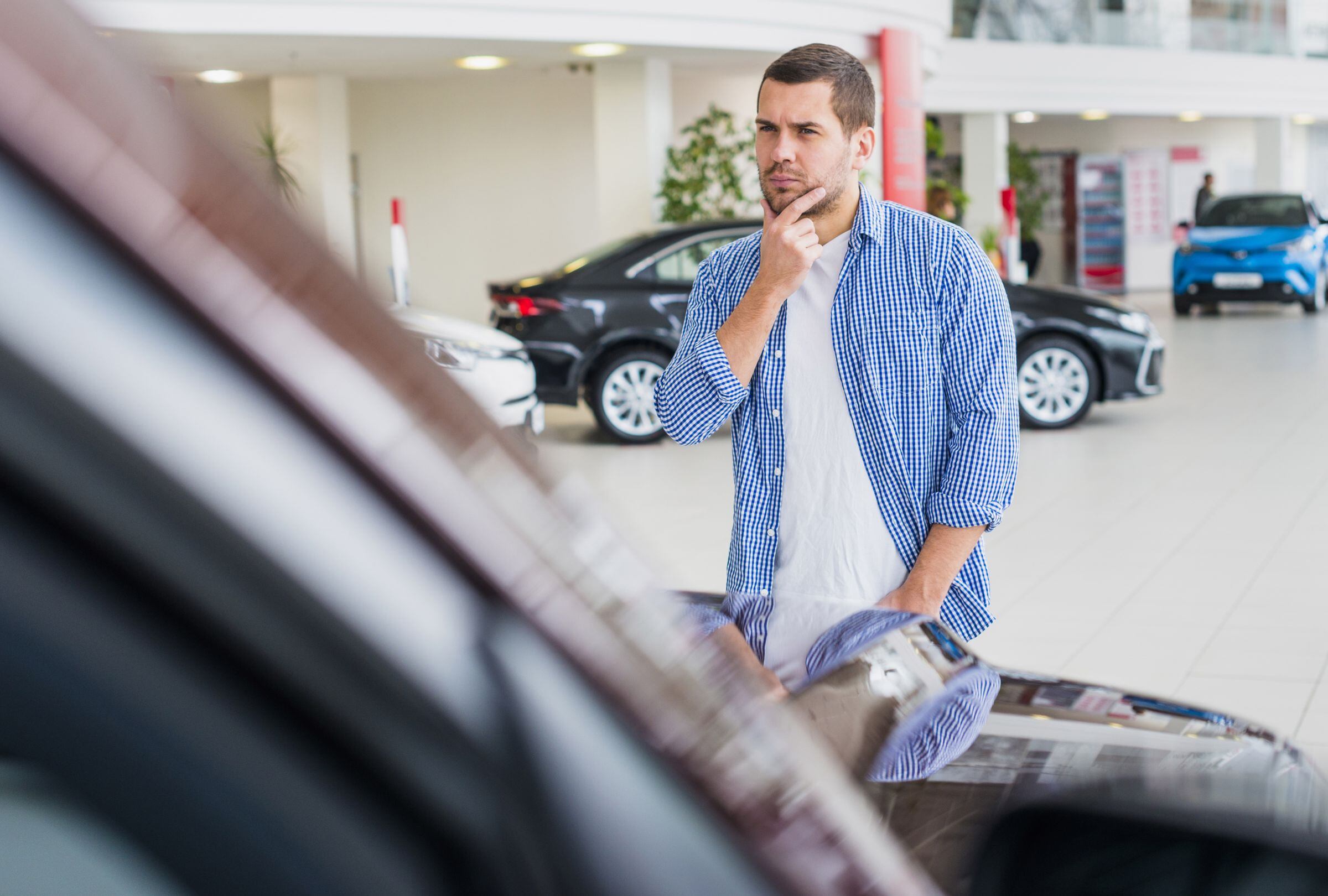 El precio promedio de un auto nuevo en EE. UU. supera por primera vez los US$50,000 según Kelley Blue Book (Fotos: Diseñado por Freepik)