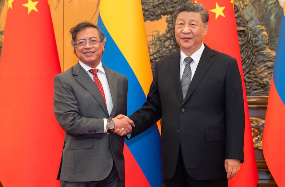 Gustavo Petro, presidente de Colombia, y Xi Jinping, presidente de China (Foto: AFP)