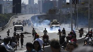 Rebelión militar en respaldo a Guaidó aún sin suficiente apoyo para deponer a Maduro
