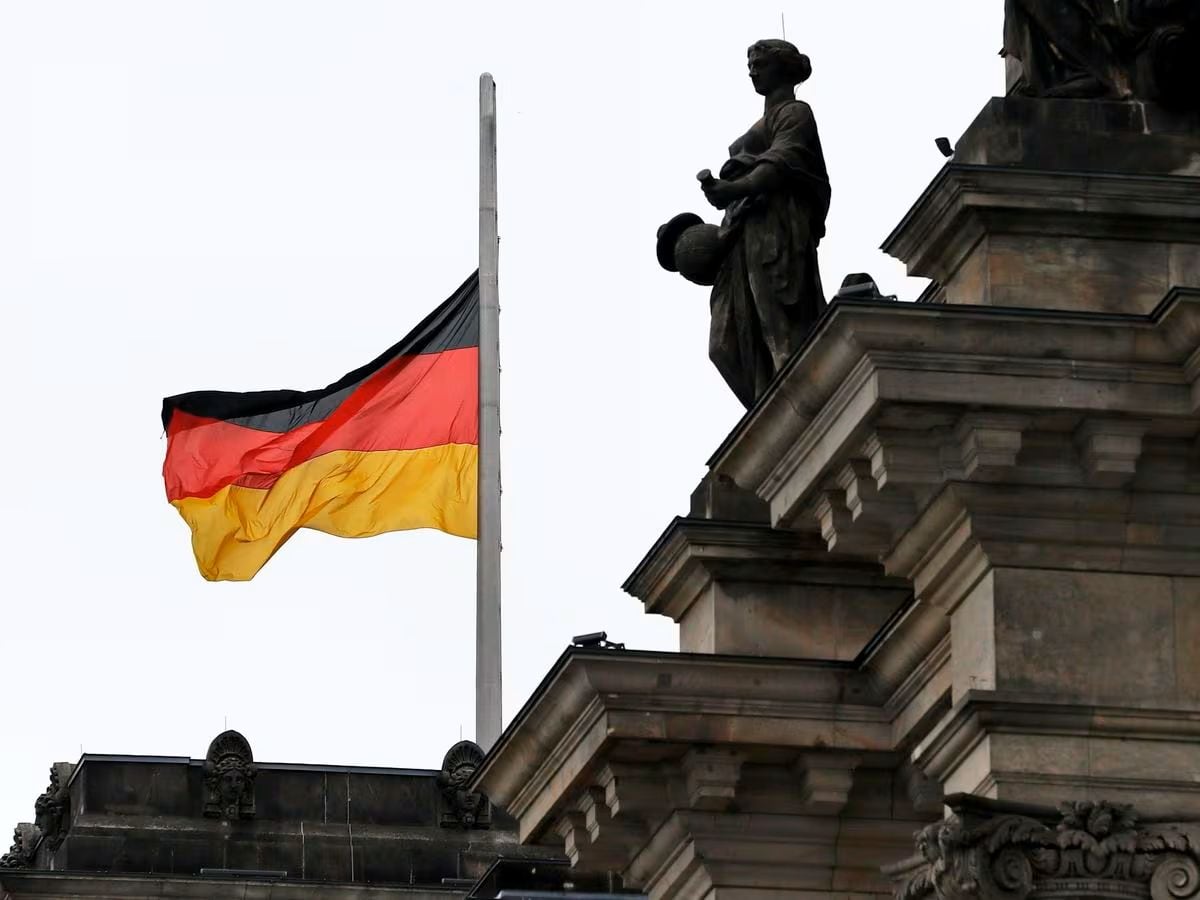 Representantes de Alemania y Francia evidenciaron sus diferencias durante la reunión de ministros de Industria de la Unión Europea en Bruselas, , donde se debatió la propuesta para priorizar productos “hechos en Europa” en el uso de fondos públicos. Foto: EFE.