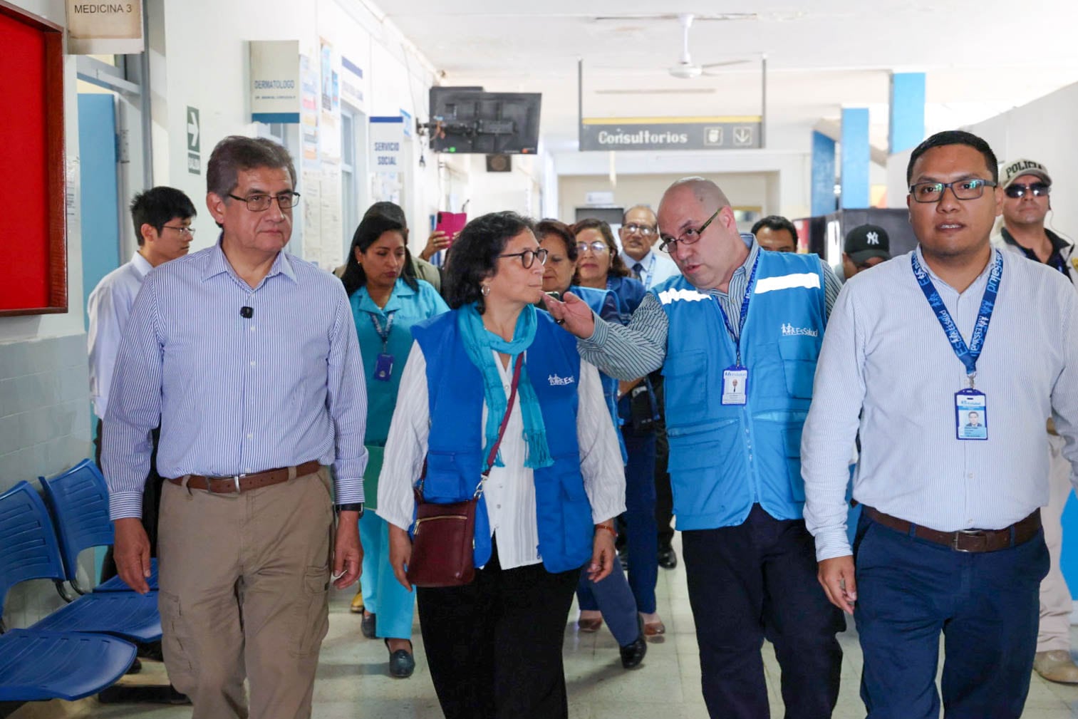 Las autoridades anunciaron nuevas supervisiones en establecimientos de EsSalud para identificar brechas de atención. Foto: MTPE.