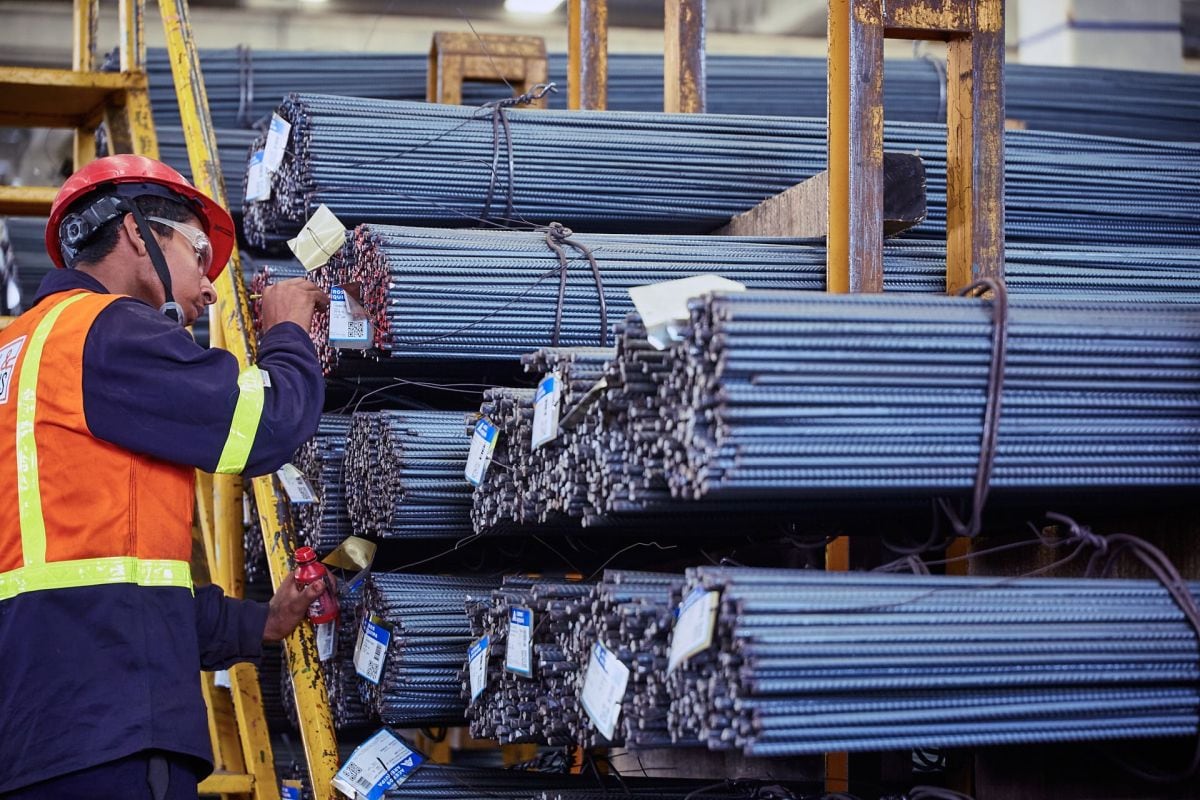 Fundada en 1964, Aceros Arequipa fue la primera siderúrgica de capital privado en el Perú.