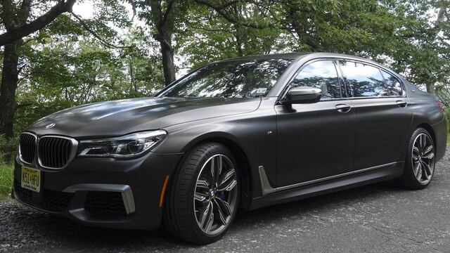 Este súper potente modelo de BMW se disfruta más en el asiento posterior
