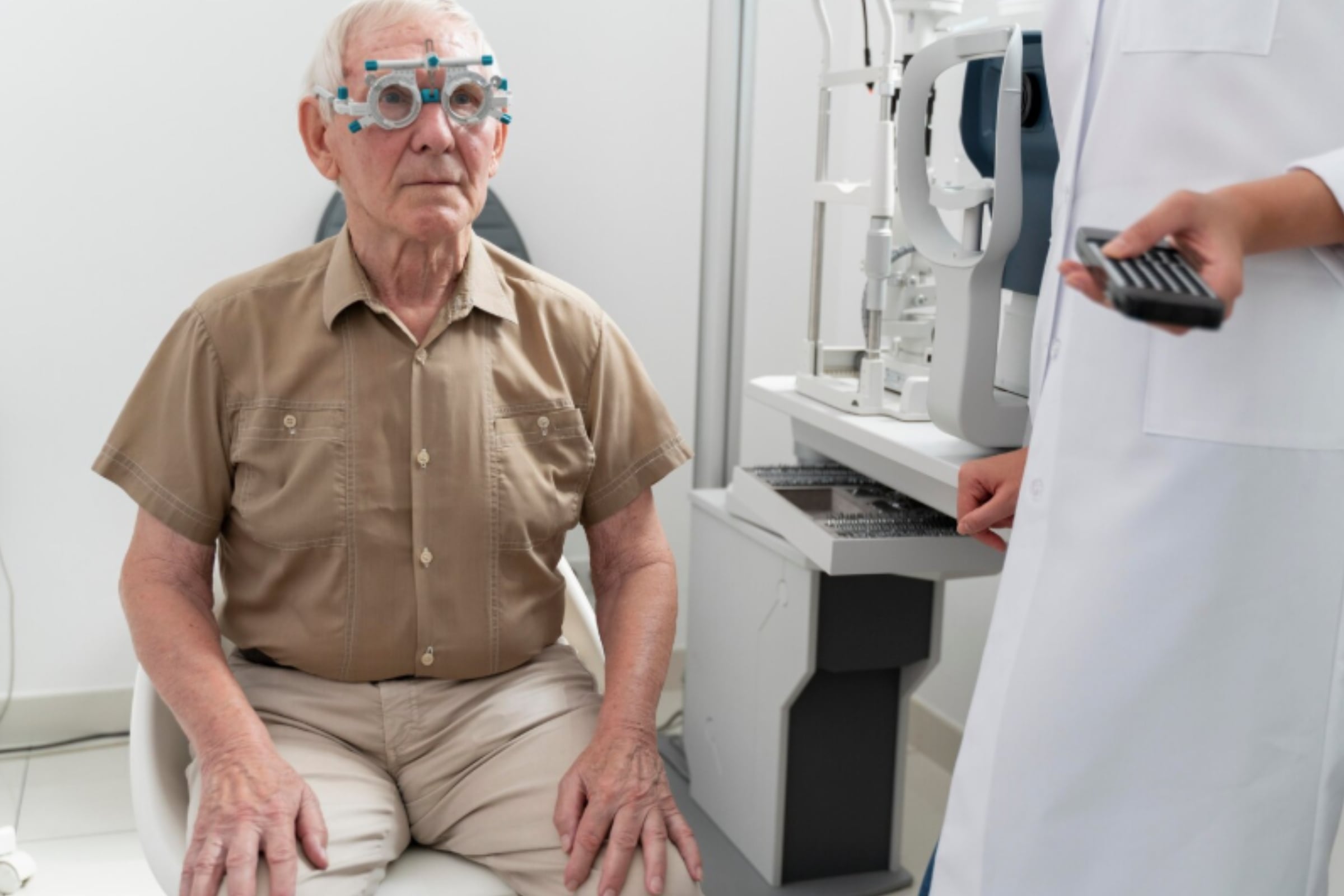 Todo adulto mayor que pretende renovar su licencia de conducir en Florida necesita pasar por un examen de la vista. (Crédito: Freepik / Imagen referencial)