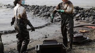 Polución y miseria a un mes de peor derrame de crudo en Perú