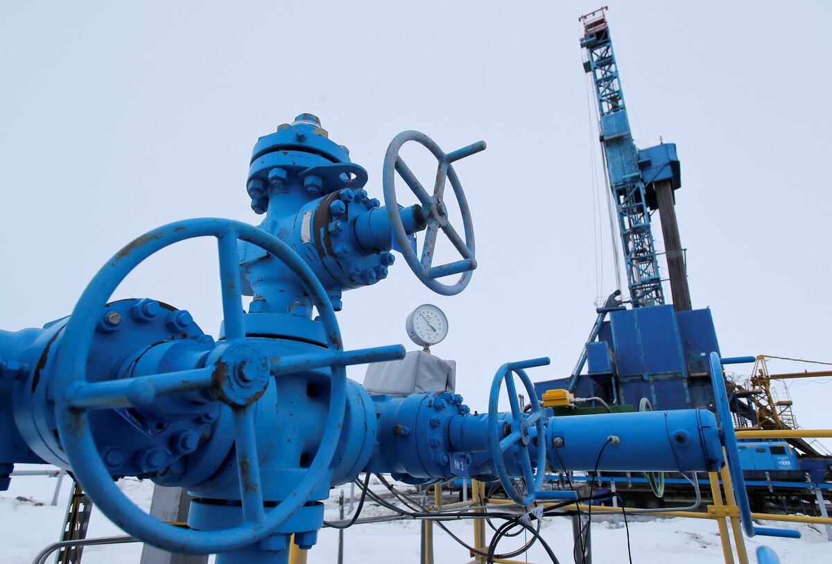 Si Rusia cierra por completo las exportaciones de gas a Europa, el rendimiento de la deuda de alto grado podría aumentar a 325 puntos básicos por encima del punto de referencia, dijeron los estrategas. (REUTERS/Maxim Shemetov)