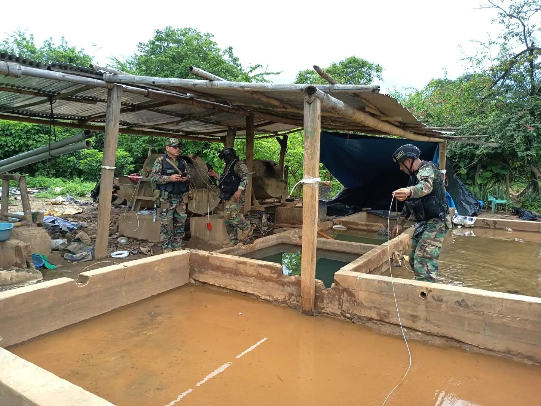 Un operativo culminó con la destrucción de plantas de procesamiento y maquinaria utilizadas para la extracción ilegal de oro en el distrito de Suyo, ubicado en la provincia de Ayabaca. (Foto: Andina)