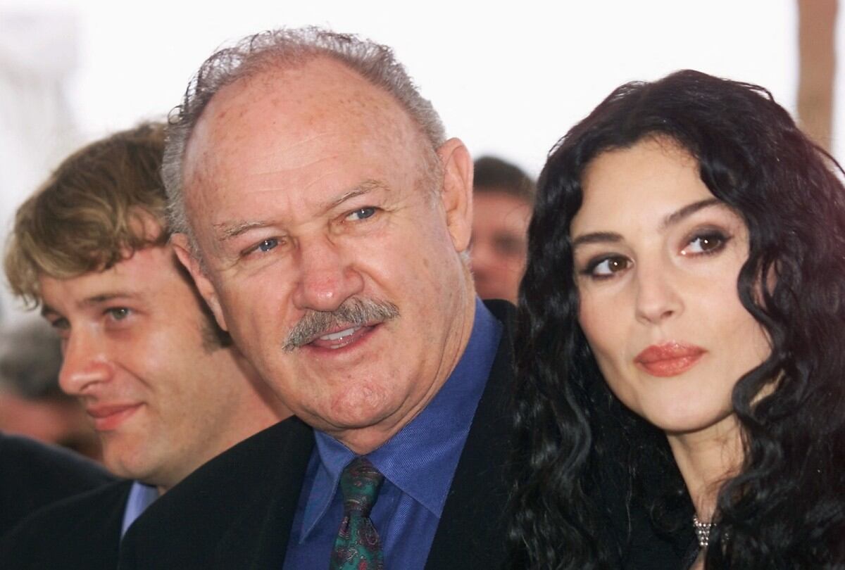 Gene Hackman junto a la actriz italiana Monica Bellucci. | Crédito: Pascal GUYOT / AFP