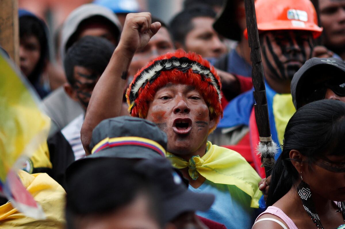 Los indígenas participaron en una protesta antigubernamental en medio de un punto muerto entre el gobierno del presidente Guillermo Lasso y exigiendo el fin de las medidas de emergencia, en Quito, Ecuador. (Foto: Reuters)