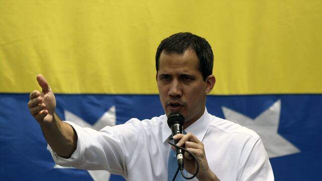 Guaidó dice que se mantendrá como presidente encargado de Venezuela