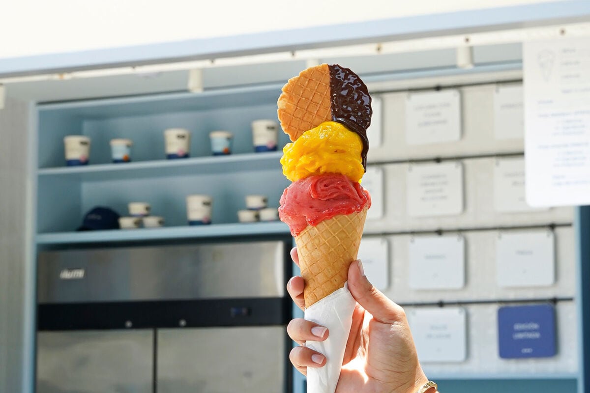 Los helados Freh se distinguen por sus sabores originales, con creaciones propias de la marca como el Cookies & Cream con manjar de lúcuma o el chocolate belga con sal de Maras y pecanas acarameladas.