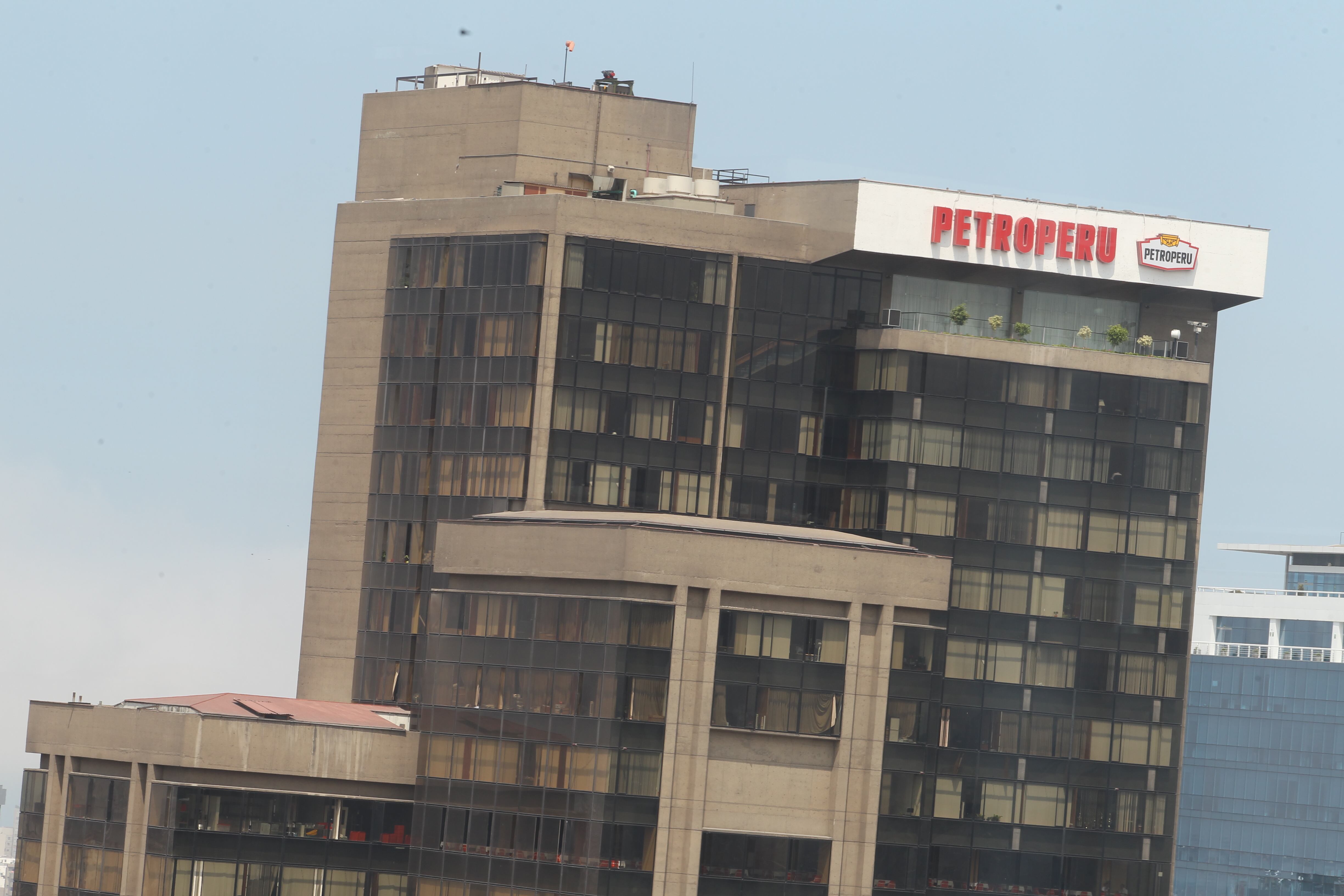 Por su parte, el premier Alberto Otárola indicó que la prioridad del Gobierno es destinar recursos para atender las emergencias que genere el Fenómeno El Niño.