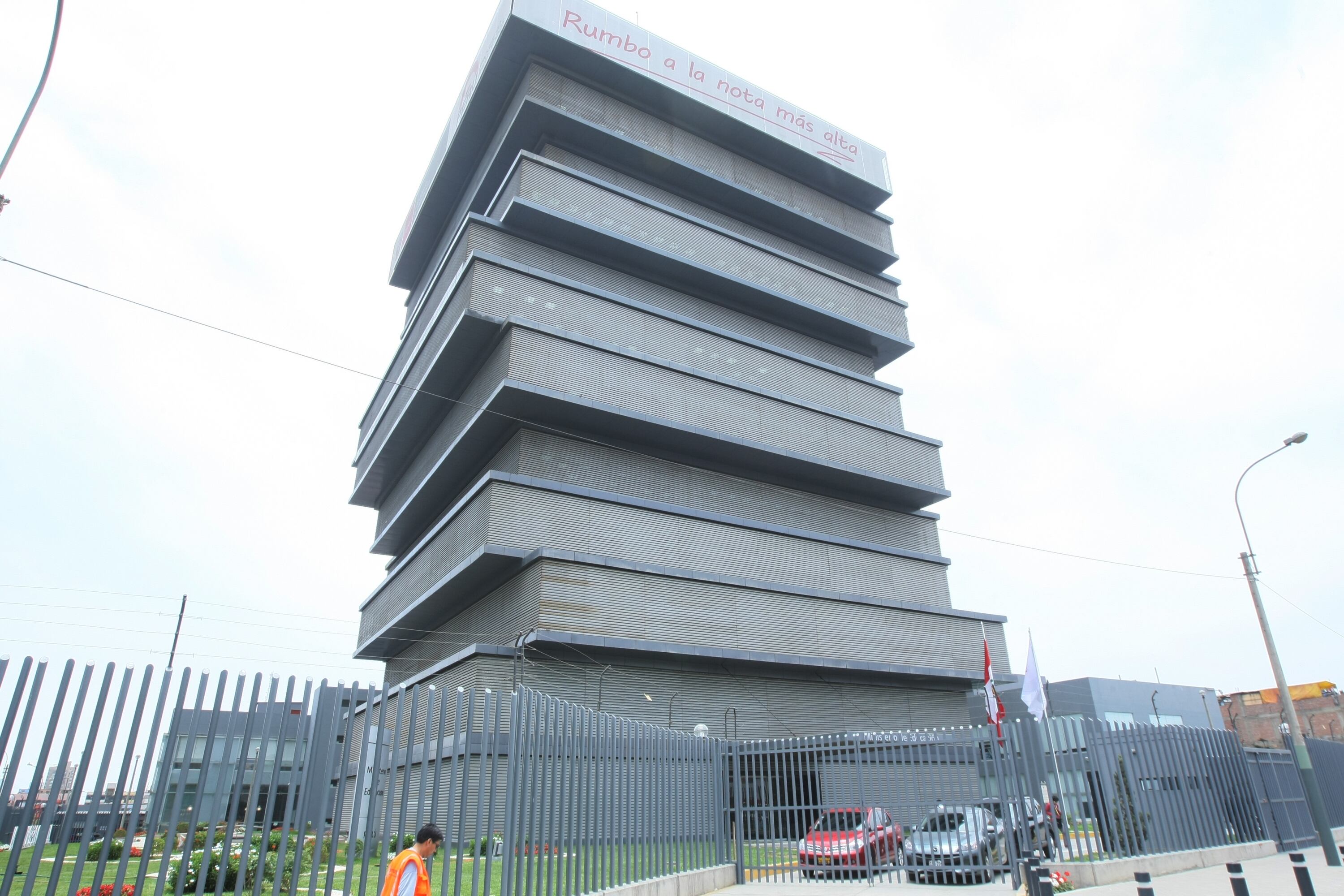 Fachada del Ministerio de Educación (Foto: GEC)