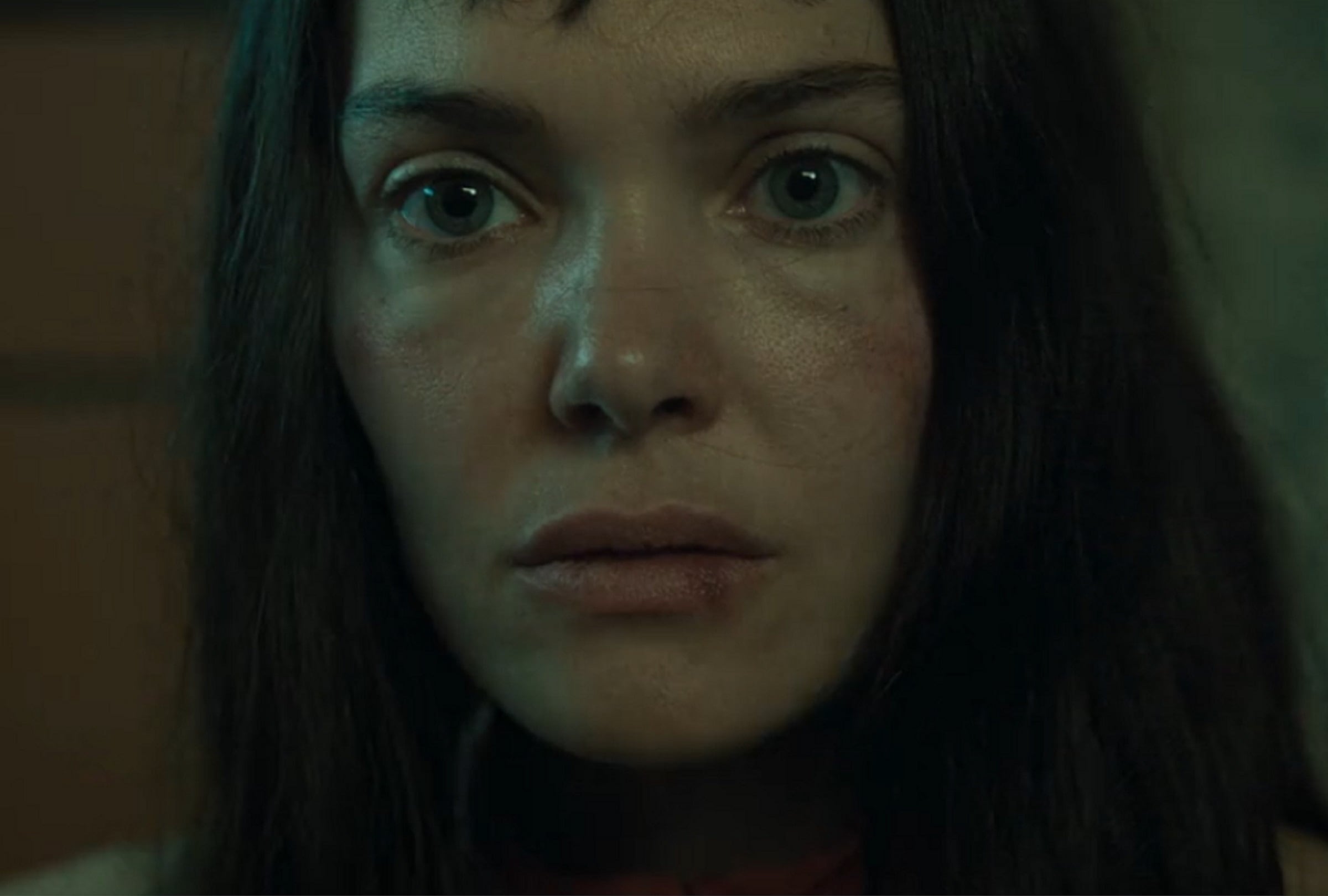 En la película española "La desconocida", basada en la novela de Rosa Montero y Olivier Truc, Clara (Ana Rujas) no recuerda casi nada sobre su pasado (Foto: Netflix)