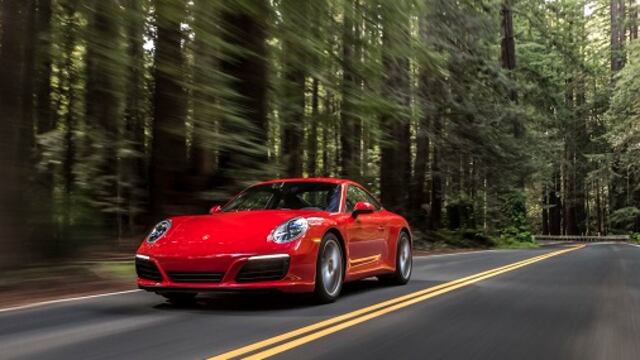 Porsche estaría contemplando variante híbrida del deportivo 911