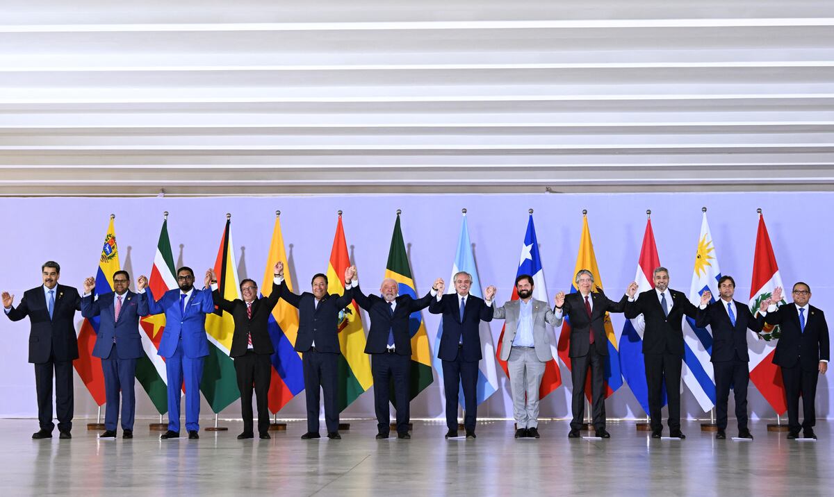 Los presidentes de México y Colombia agravan el riesgo insistiendo en ilegitimar al Gobierno del Perú (Foto: AFP).