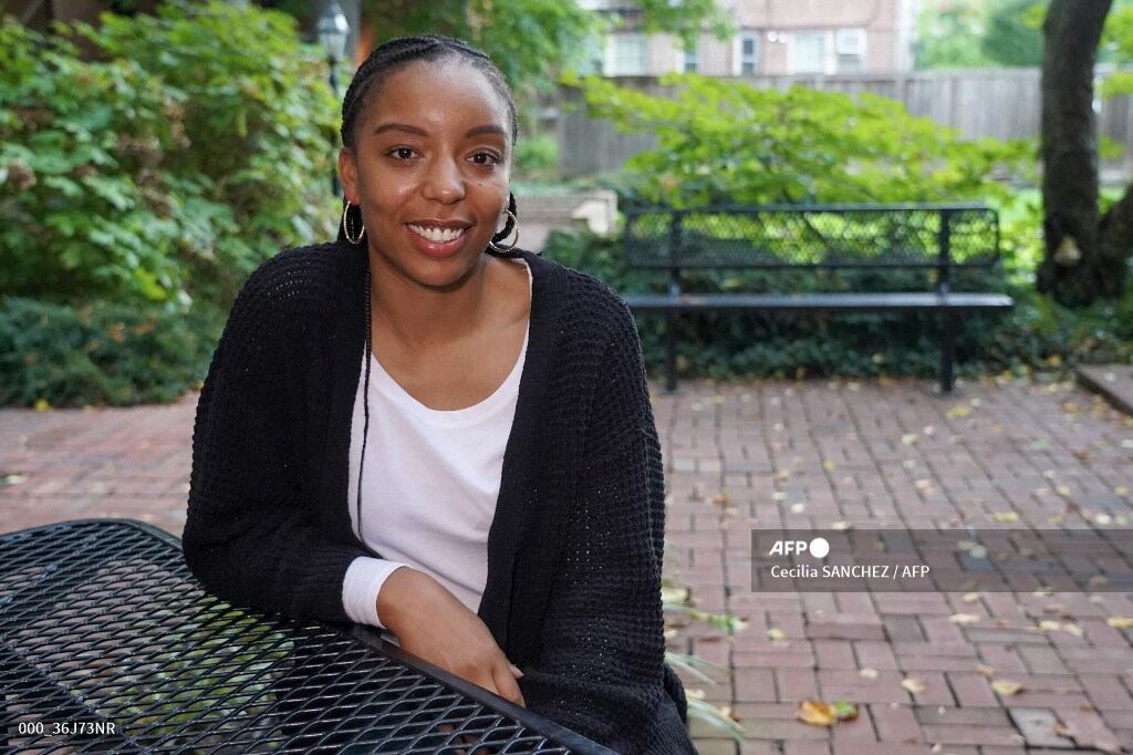 Brianna Smith, profesora de matemáticas de secundaria, también complementa su labor docente trabajando entre 12 y 25 horas semanales en un supermercado © Cecilia SANCHEZ / AFP