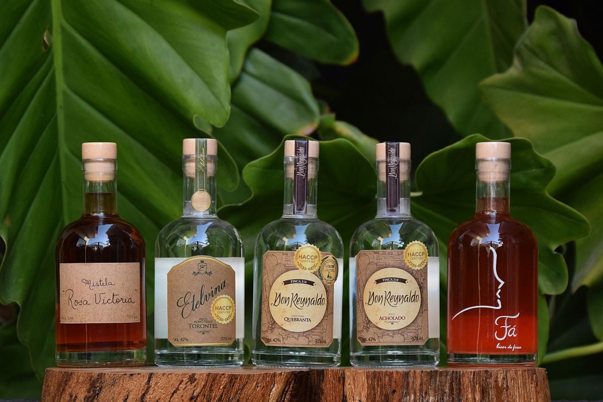 Las bebidas llevan los nombres de miembros de la familia Moquillaza Robatty.