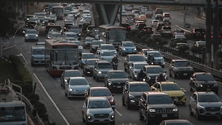 Pasajeros pierden más de 6 días al año en hora punta: ¿cuánto cuesta el tiempo desaprovechado?