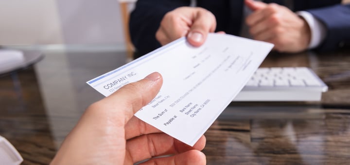 Si bien la resolución de la Sunafil está referida al pago de vacaciones vía un cheque, el mismo requisito de acreditación aplica para el pago de remuneraciones o cualquier otro abono de carácter laboral.