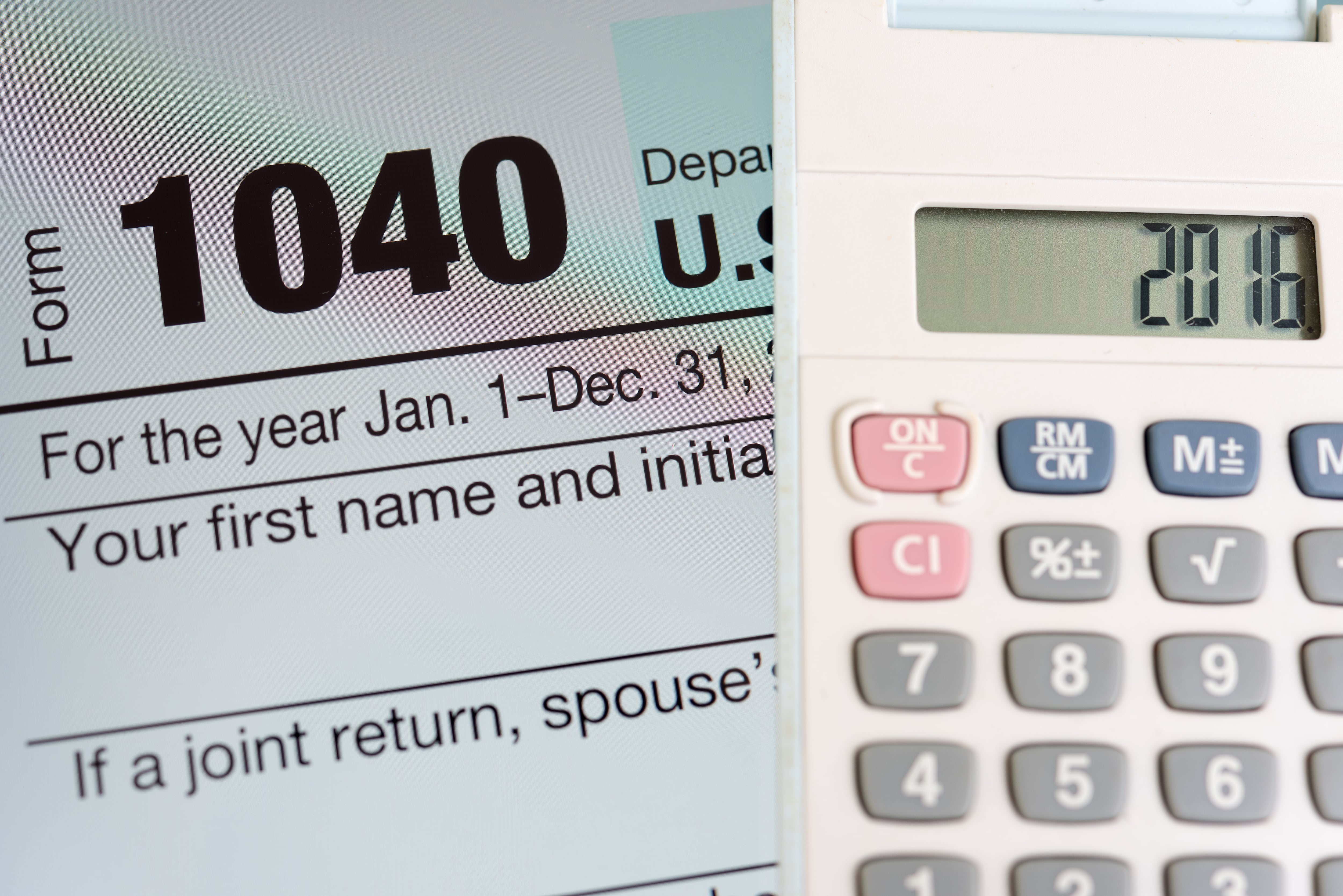 El cierre parcial del Gobierno en EE.UU. genera dudas sobre el reembolso de impuestos este año. | Crédito: Freepik