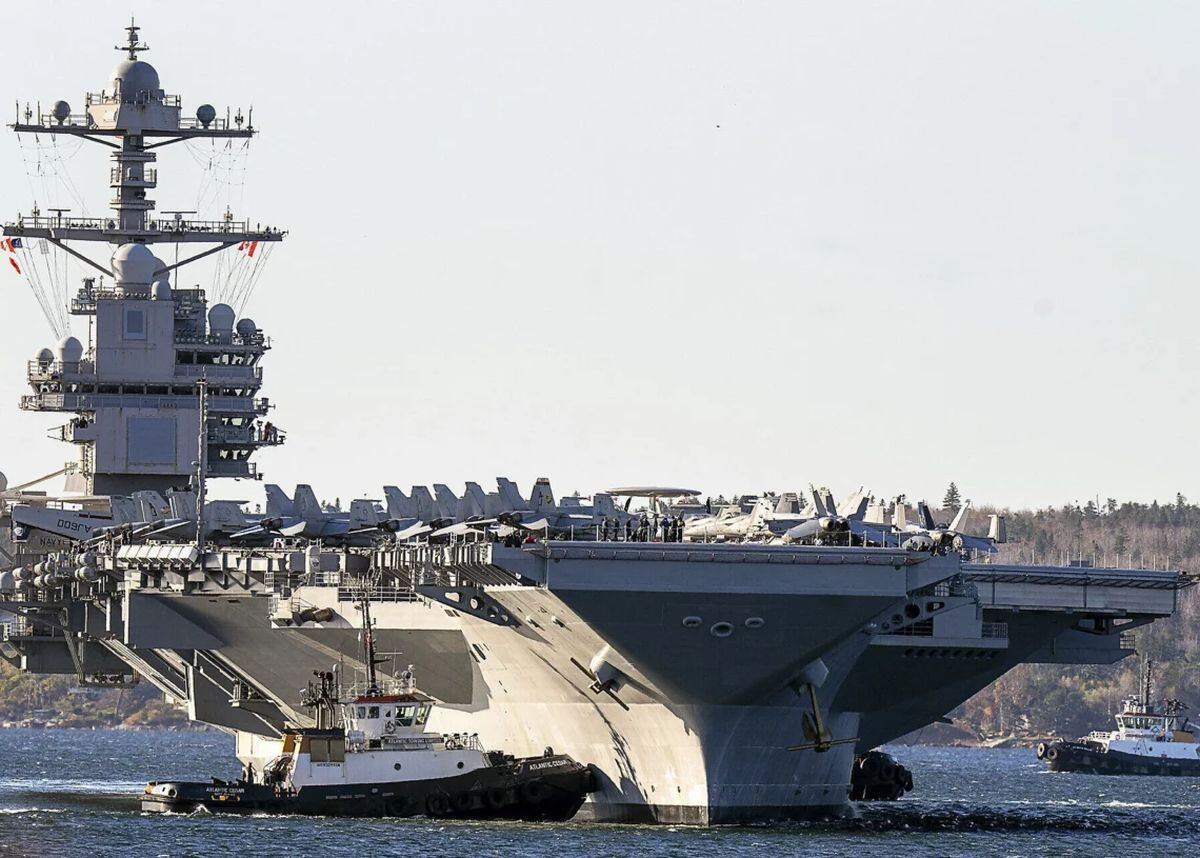 Archivo: El USS Gerald R. Ford, uno de los portaaviones más grandes del mundo, llega a Halifax el 28 de octubre de 2022. (Andrew Vaughan/The Canadian Press vía AP)