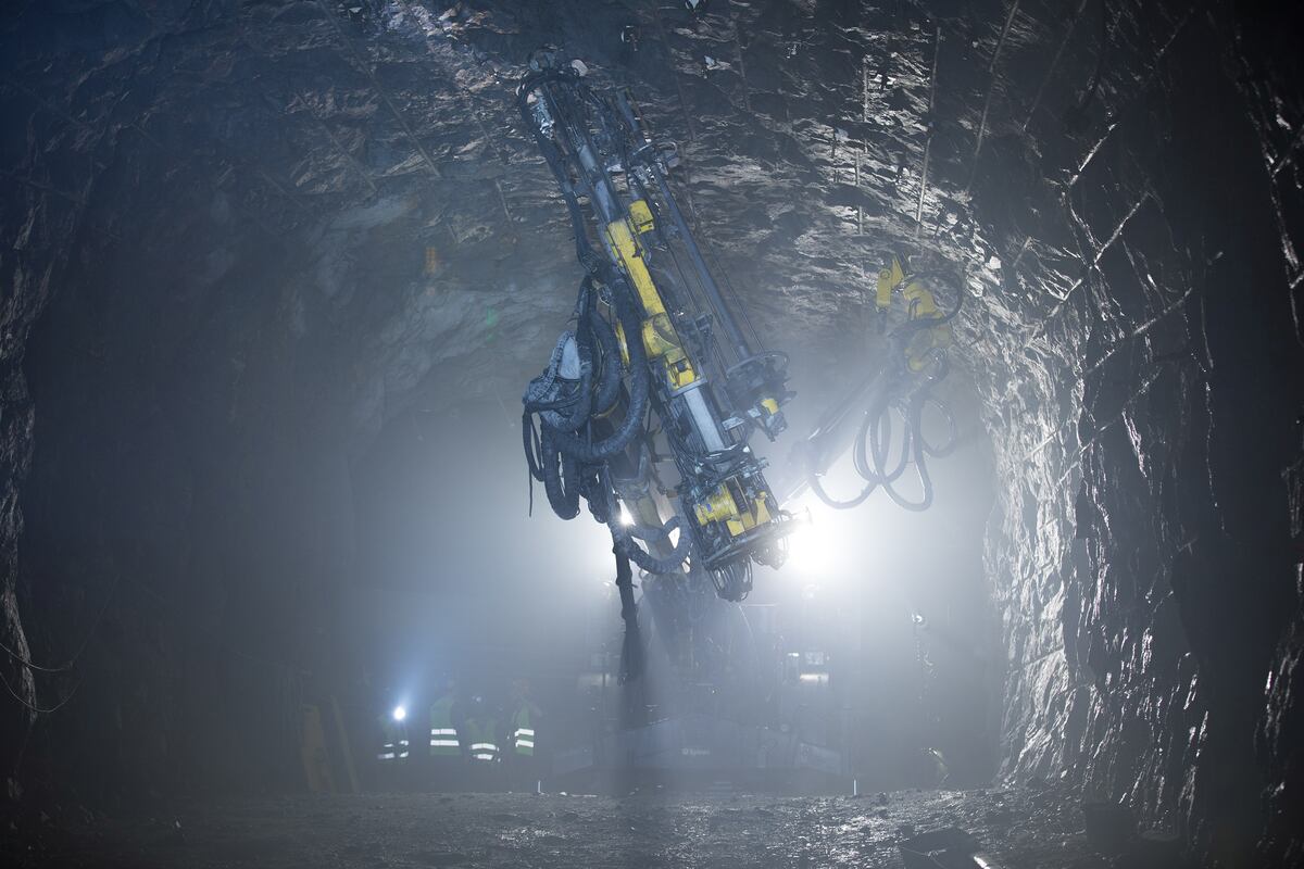 Los trabajos de perforación han confirmado la presencia de mineralización de alta ley en plata, plomo y zinc, consolidando el potencial geológico de Kolpa. (Foto referencial: Epiroc).