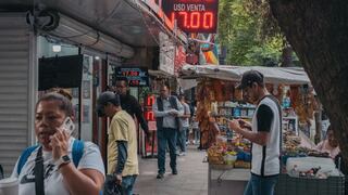 ¿Peso mexicano sobrevaluado? A los operadores no les importa eso