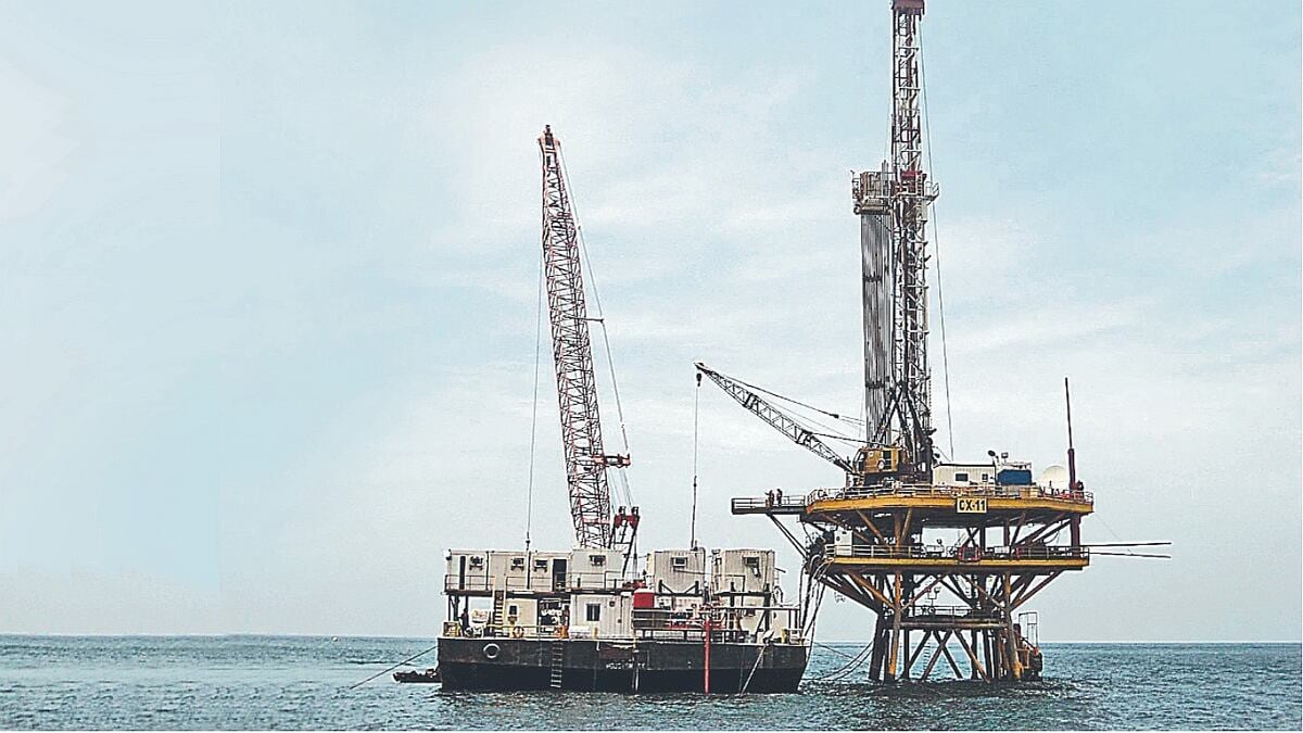 Surgen dudas tras anuncios de hallazgo petrolero en lotes offshore.